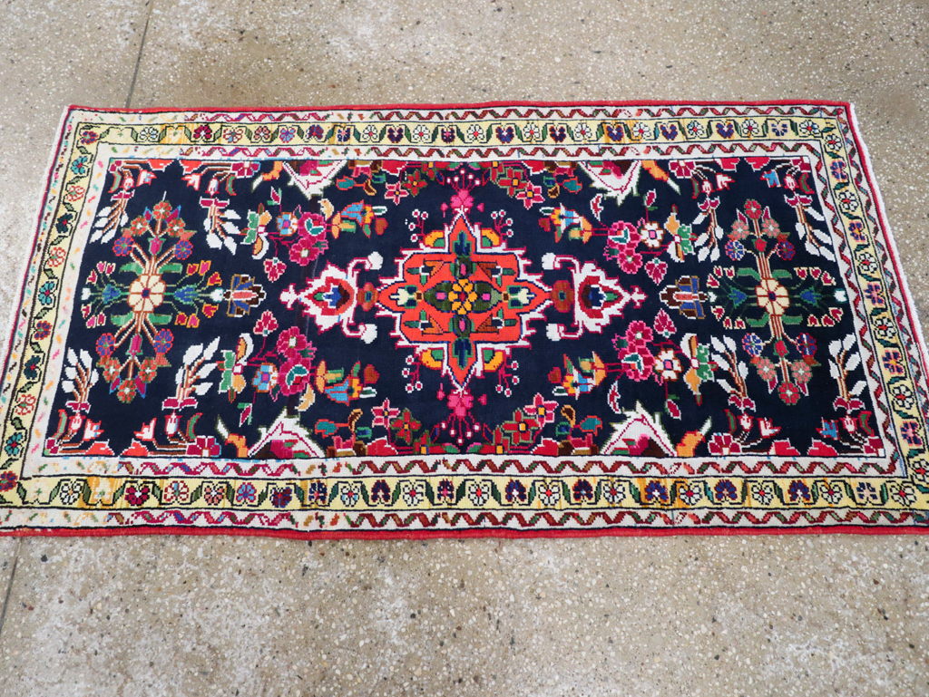 Vintage Persian Hamadan Rug, No.27369 - Gss