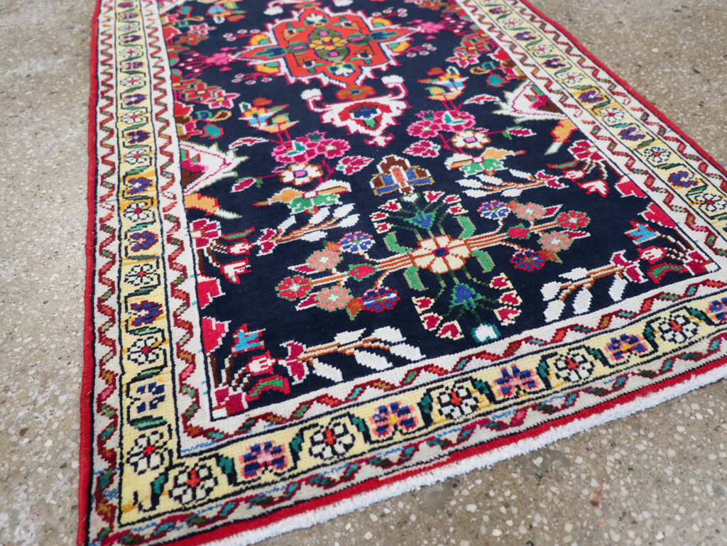 Vintage Persian Hamadan Rug, No.27369 - Gss