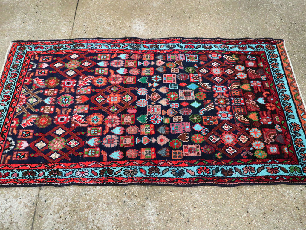 Vintage Persian Hamadan Rug, No.27378 - Gss