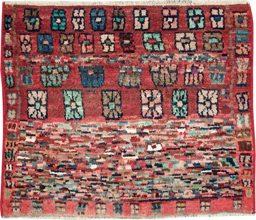 Vintage Persian Shiraz Rug, No.27391 - Gss