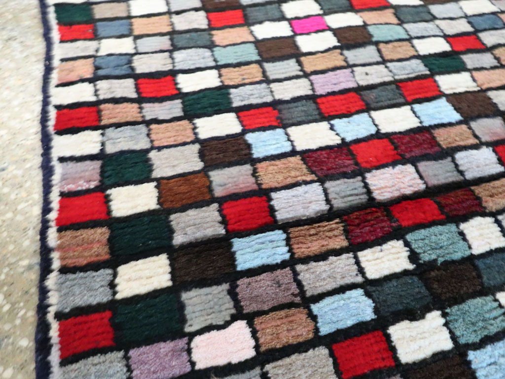 Vintage Persian Shiraz Rug, No.27395 - Gss