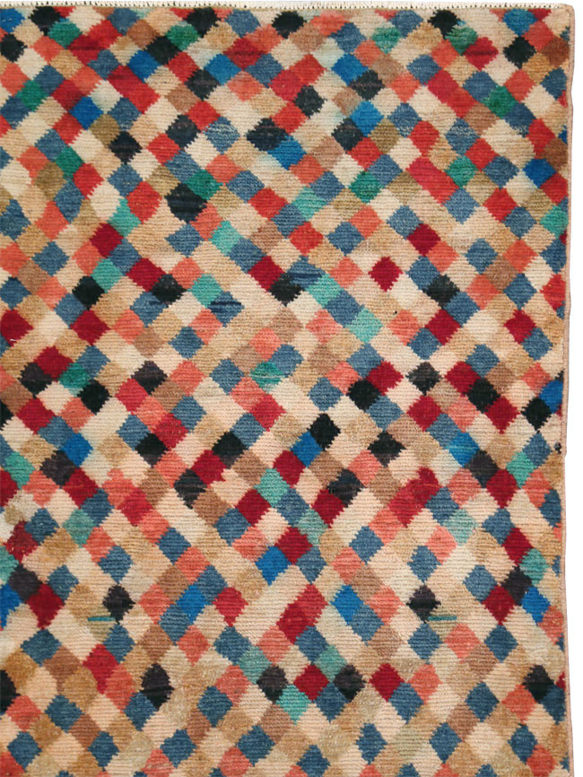 Vintage Persian Shiraz Rug, No.27423 - Gss