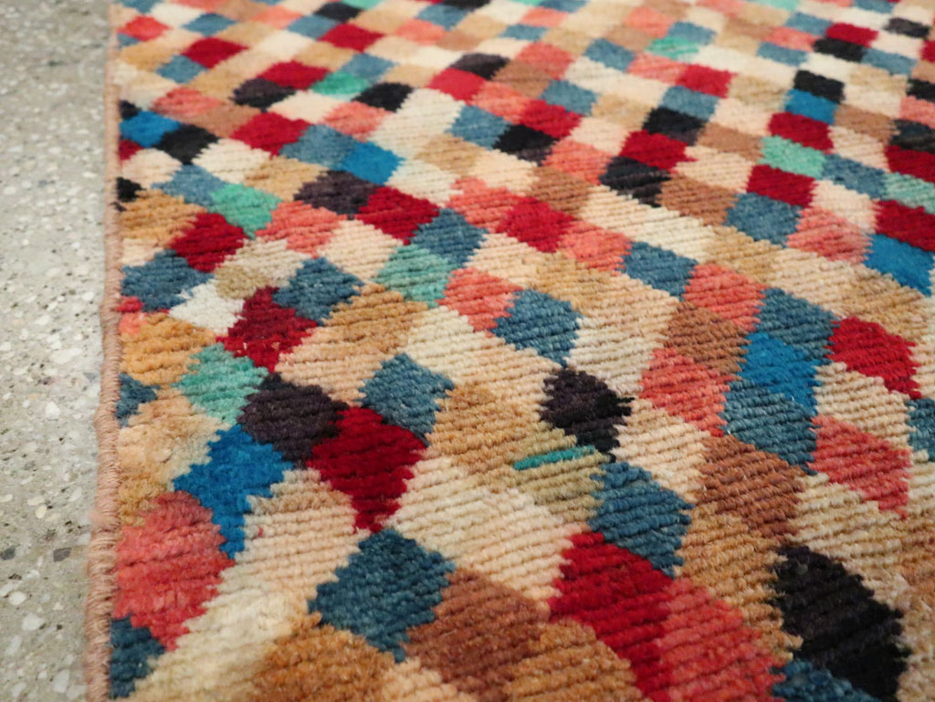 Vintage Persian Shiraz Rug, No.27423 - Gss