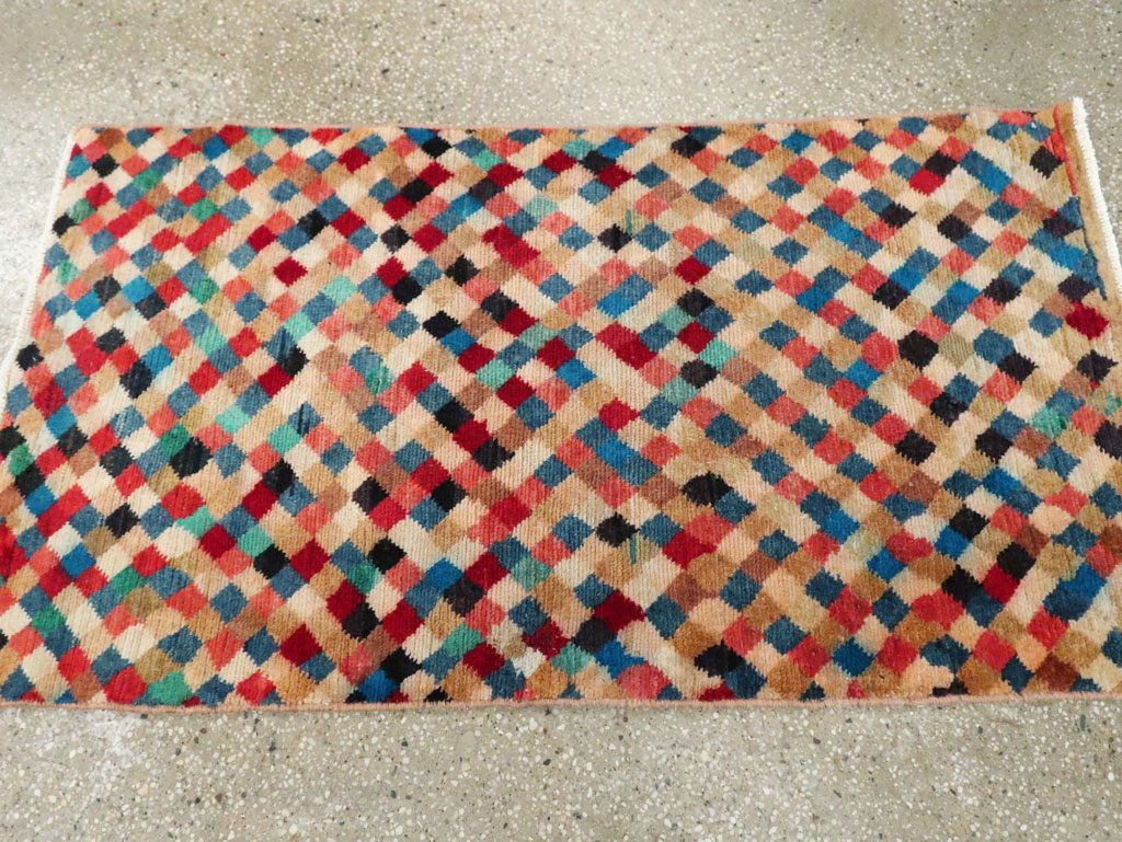 Vintage Persian Shiraz Rug, No.27423 - Gss