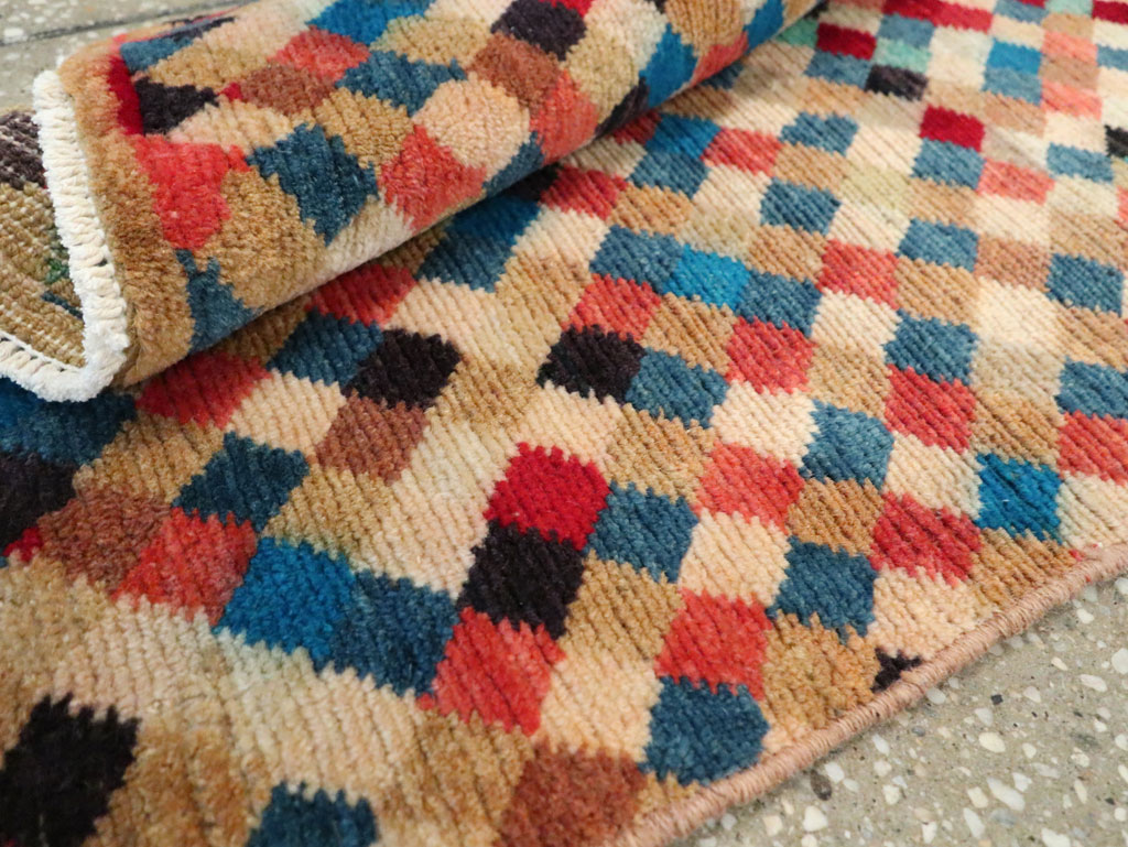Vintage Persian Shiraz Rug, No.27423 - Gss