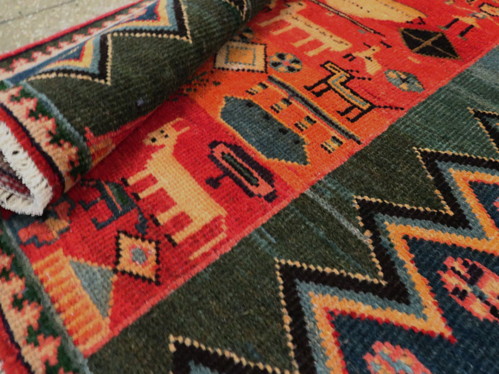 Vintage Persian Pictorial Mahal Rug, No.27431 - Gss