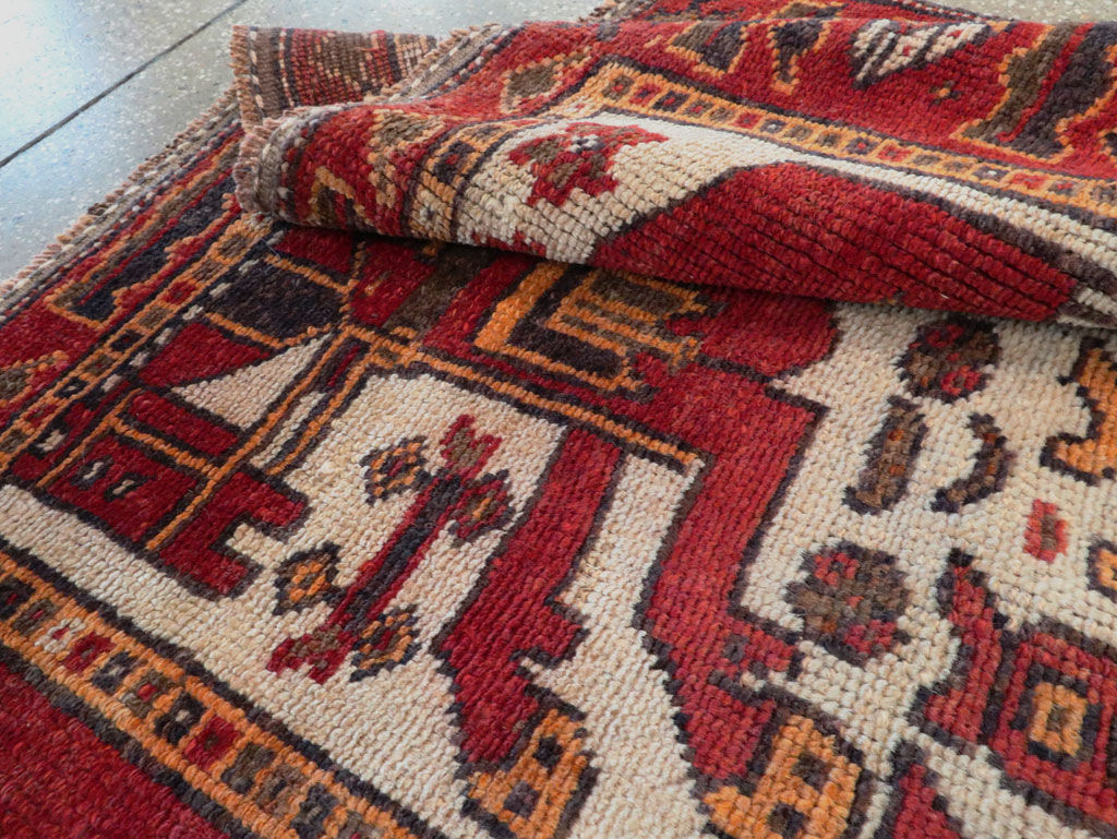 Vintage  Persian Bakhtiari Pictorial Carpet, No.27502 - Gss