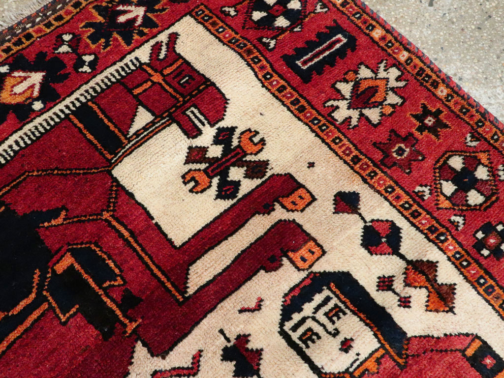 Vintage Pictorial Bakhtiari Rug, No.27784 - Gss