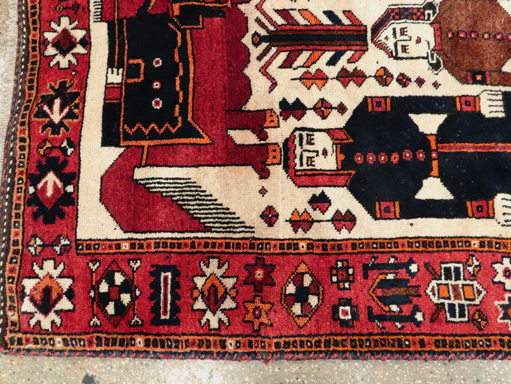 Vintage Pictorial Bakhtiari Rug, No.27784 - Gss