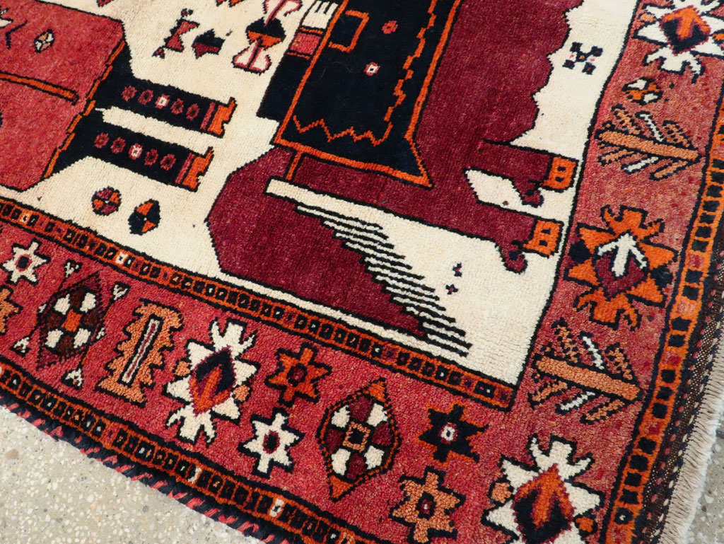 Vintage Pictorial Bakhtiari Rug, No.27784 - Gss