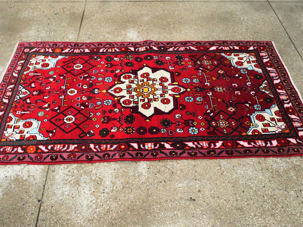 Vintage Persian Hamdan Rug, No.27880 - Gss
