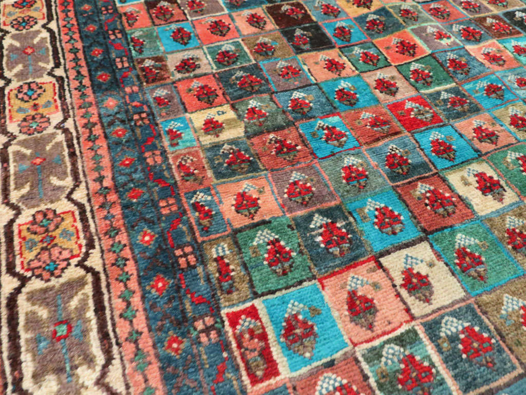 Vintage Persian Mahal Rug, No.27916 - Gss