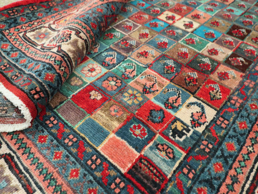 Vintage Persian Mahal Rug, No.27916 - Gss