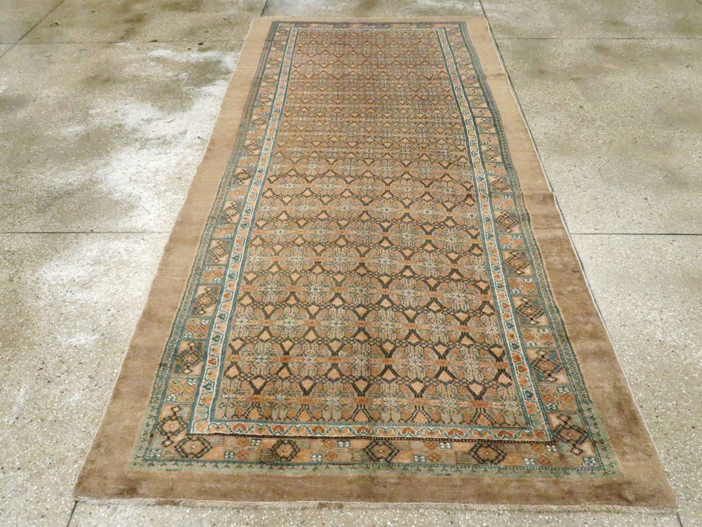 Antique Persian Serab Gallery Rug, No.27938 - Gss