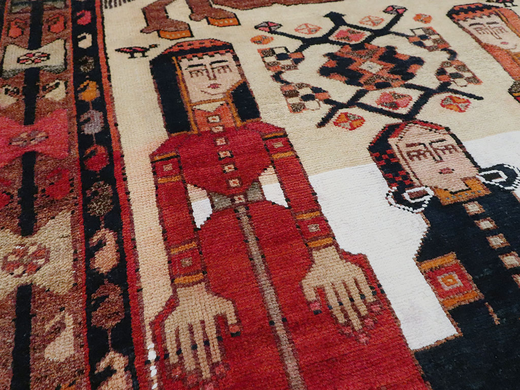 Vintage Persian Pictorial Bakhtiari Gallery Carpet, No.28005 - Gss