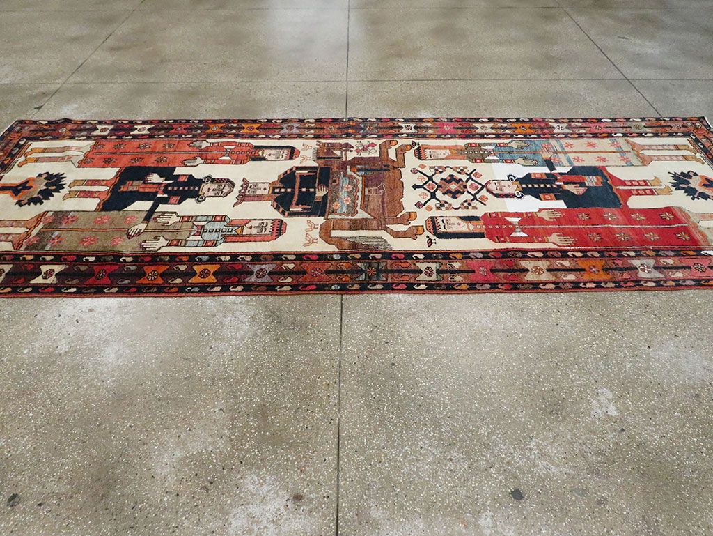 Vintage Persian Pictorial Bakhtiari Gallery Carpet, No.28005 - Gss