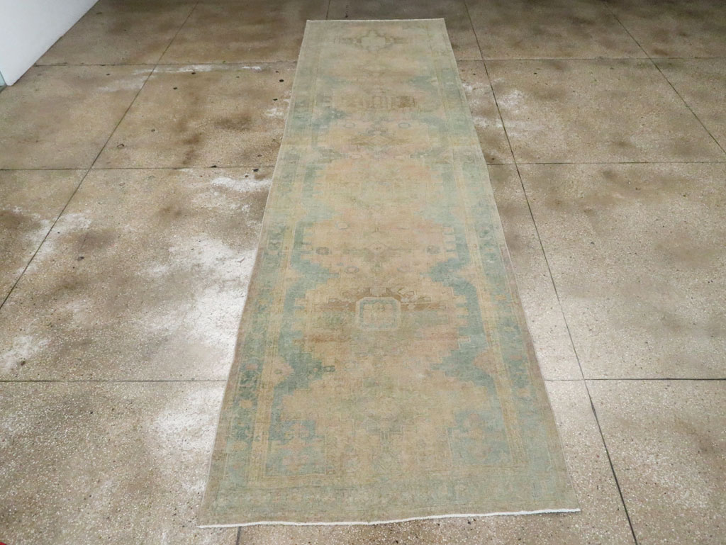 Vintage Persian Bakhtiari Gallery Rug, No.28058 - Gss
