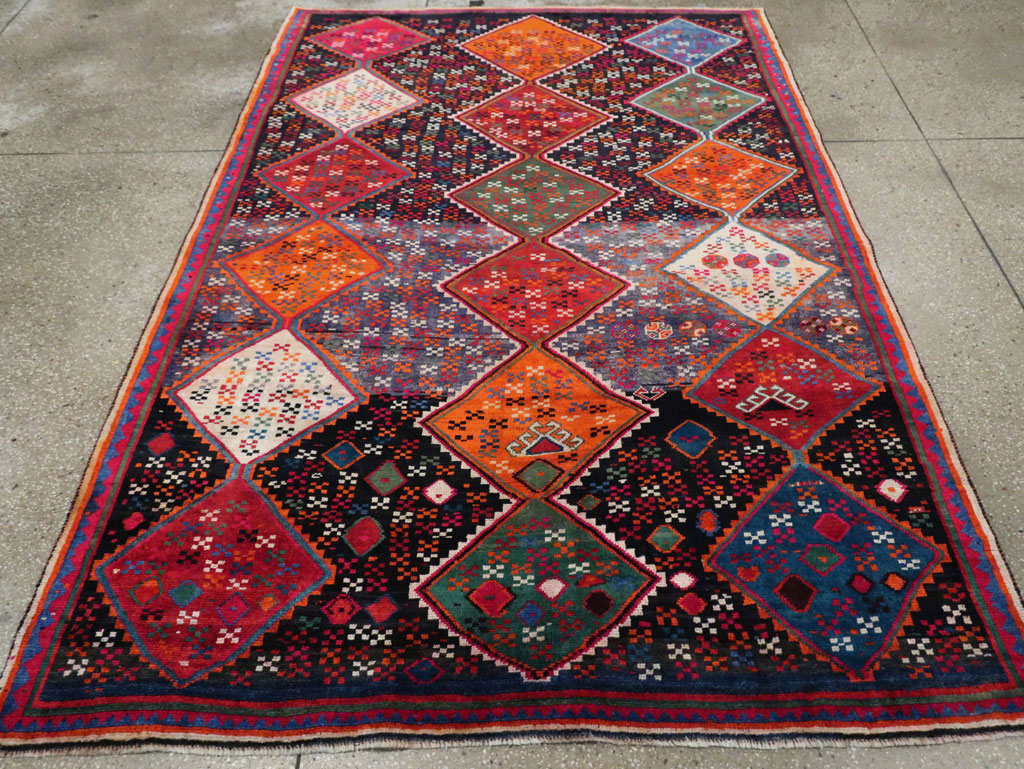 Vintage Persian Shiraz Accent Rug, No.28079 - Gss