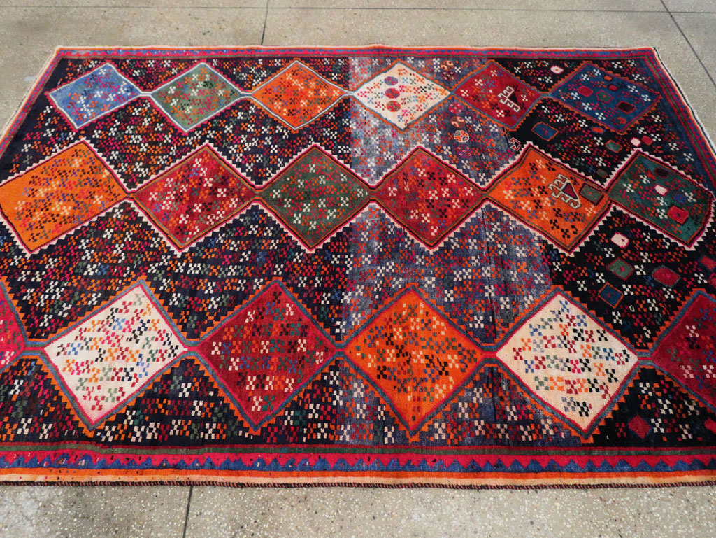 Vintage Persian Shiraz Accent Rug, No.28079 - Gss