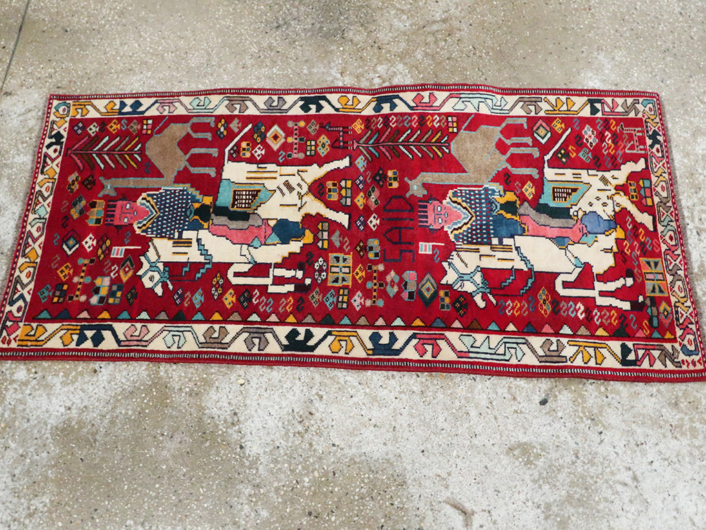 Vintage Pictorial Shiraz Rug, No.28082 - Gss