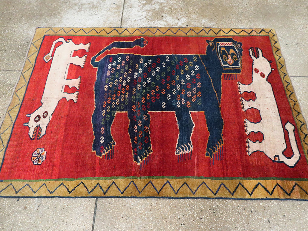 Vintage Pictorial Shiraz Rug, No.28084 - Gss