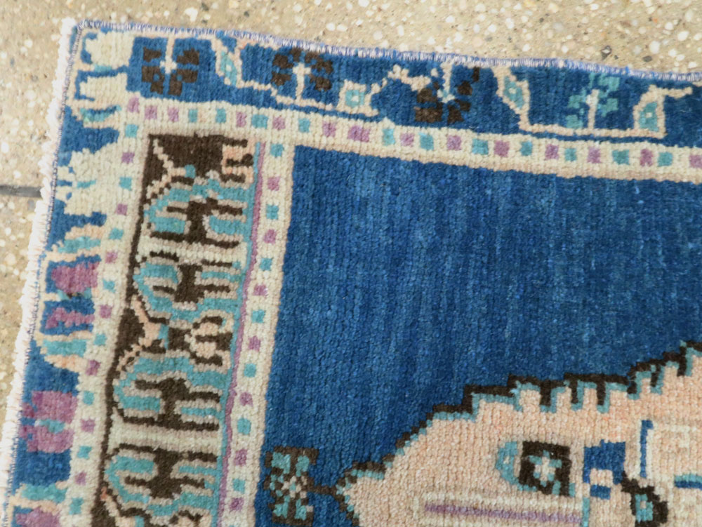 Vintage Turkish Anatolian Throw Rug, No.28118 - Gss