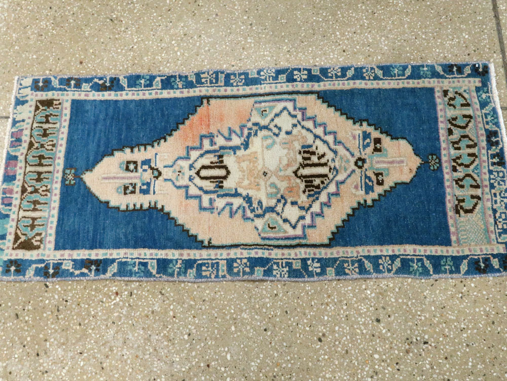 Vintage Turkish Anatolian Throw Rug, No.28118 - Gss