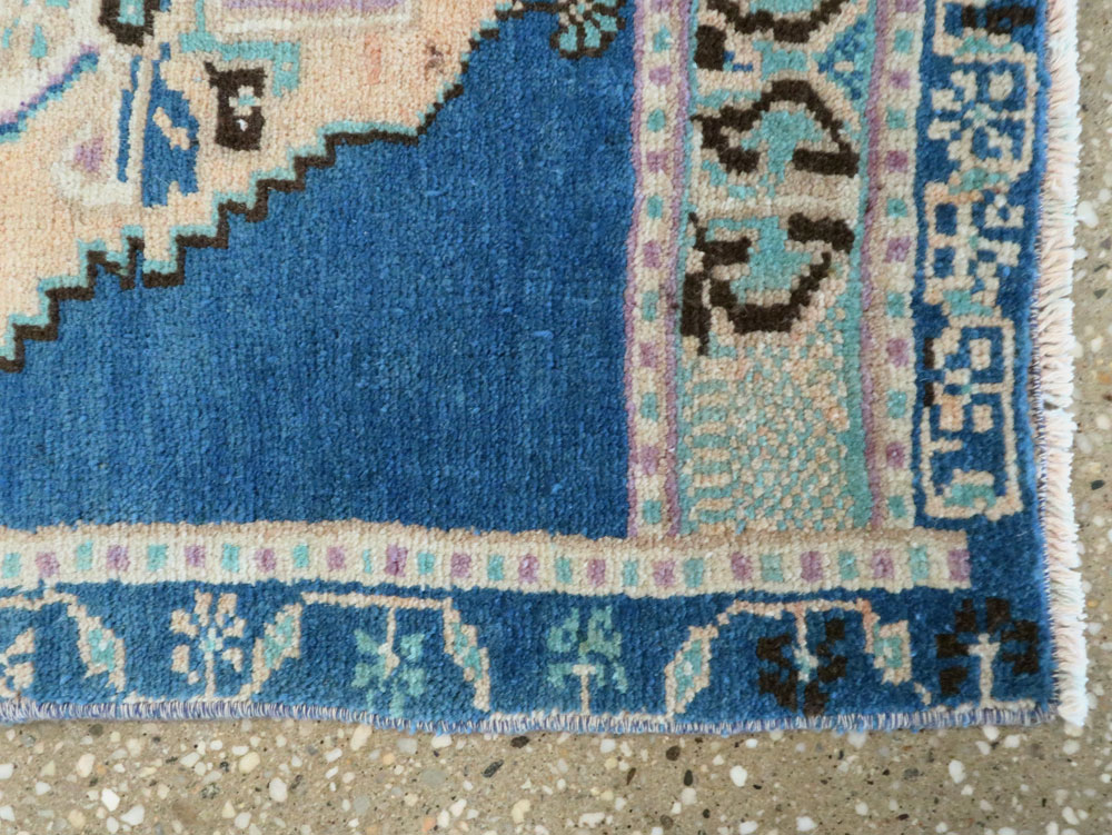 Vintage Turkish Anatolian Throw Rug, No.28118 - Gss