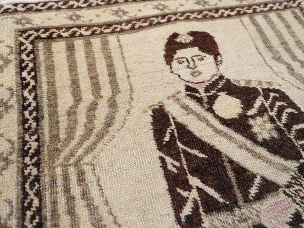 Vintage Persian Tabriz Pictorial Rug, No.28136 - Gss