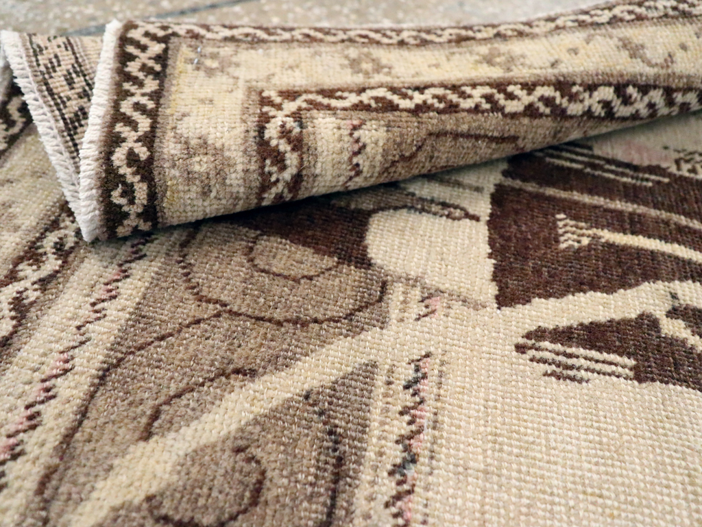 Vintage Persian Tabriz Pictorial Rug, No.28136 - Gss