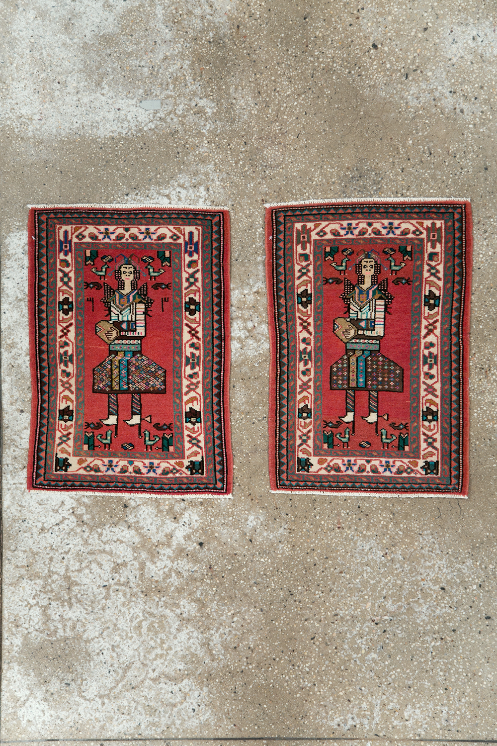 Vintage Persian Mahal Pictorial Rug (Pair: 1 of 2), No.28165 - Gss