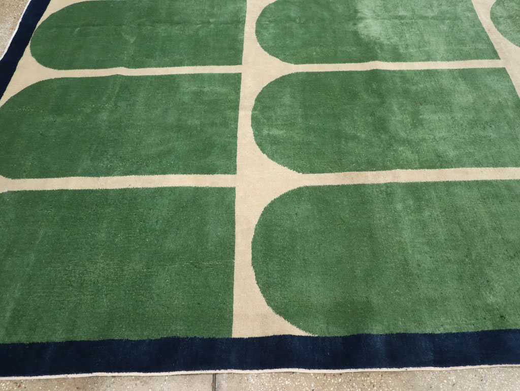 Vintage Turkish Art Deco Style Room Size Carpet, No.28191 - Gss