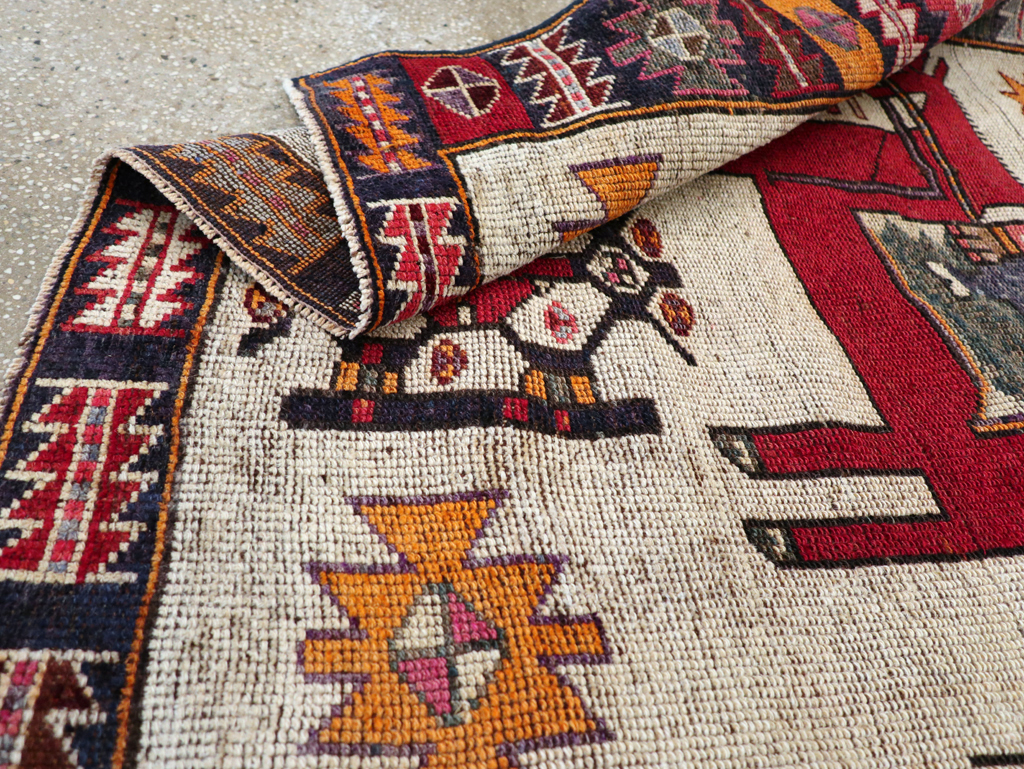 Vintage Persian Bakhtiari Rug, No.28361 - Gss