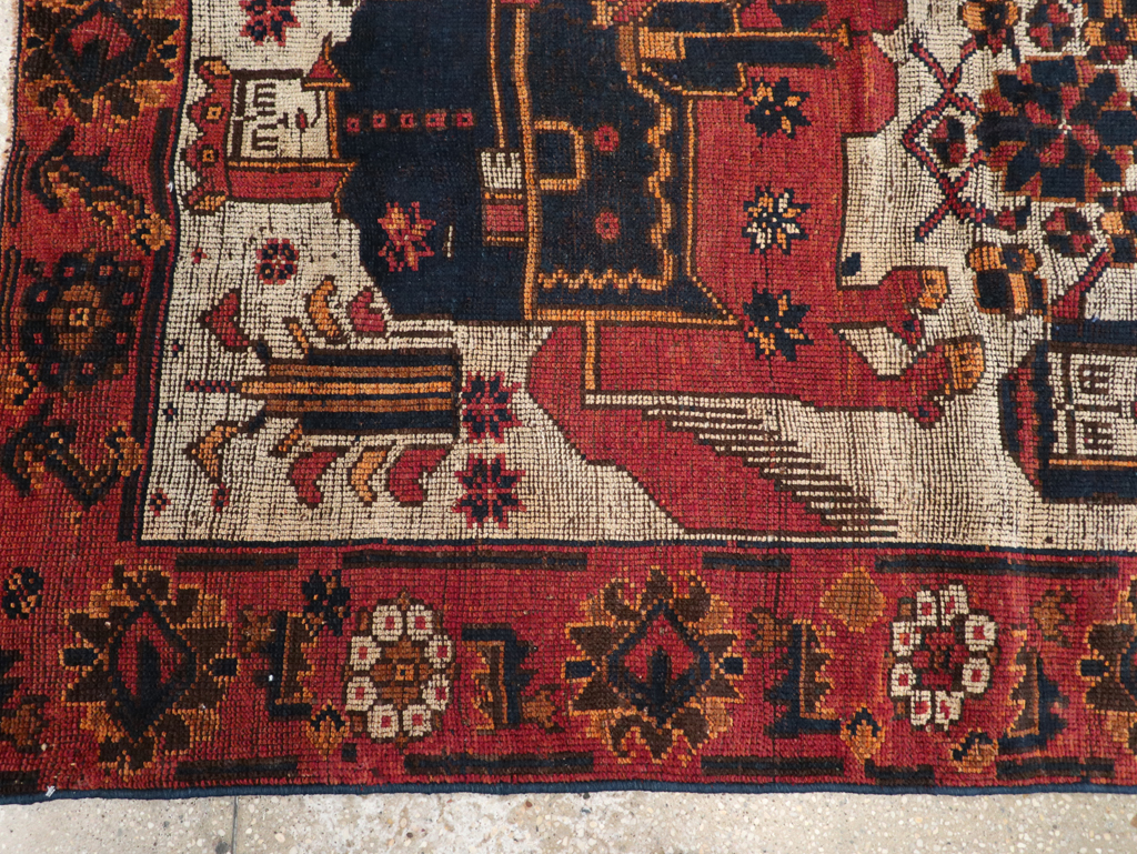 Vintage Persian Bakhtiari Rug, No.28362 - Gss