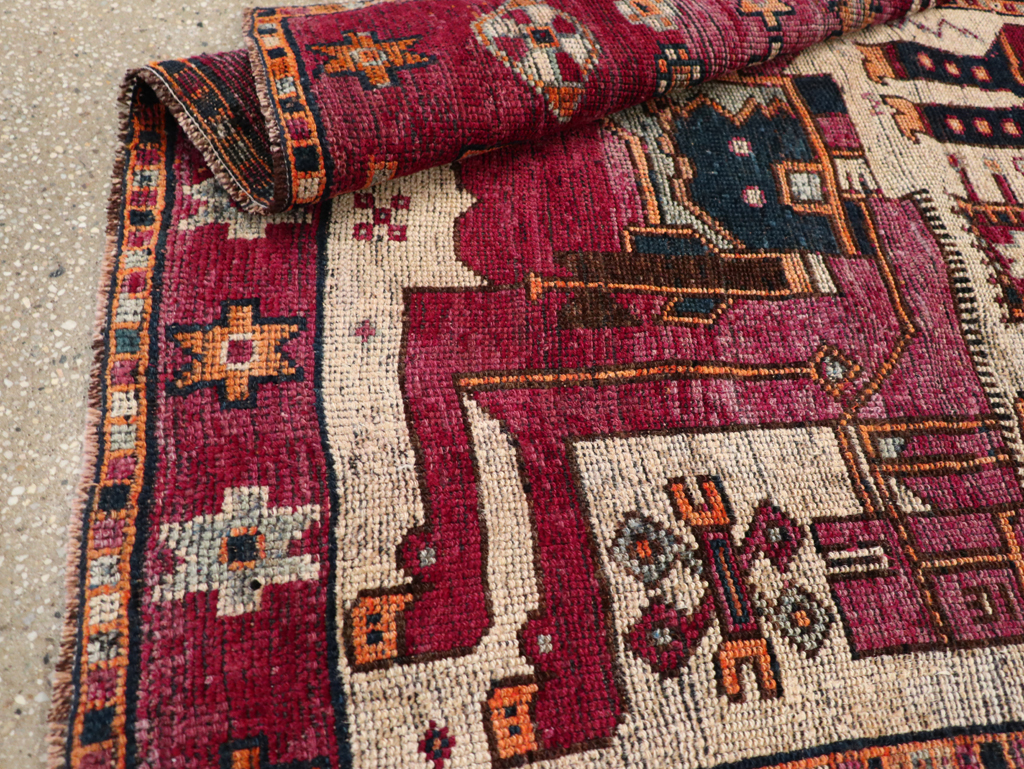 Vintage Persian Bakhtiari Pictorial Rug, No.28370 - Gss