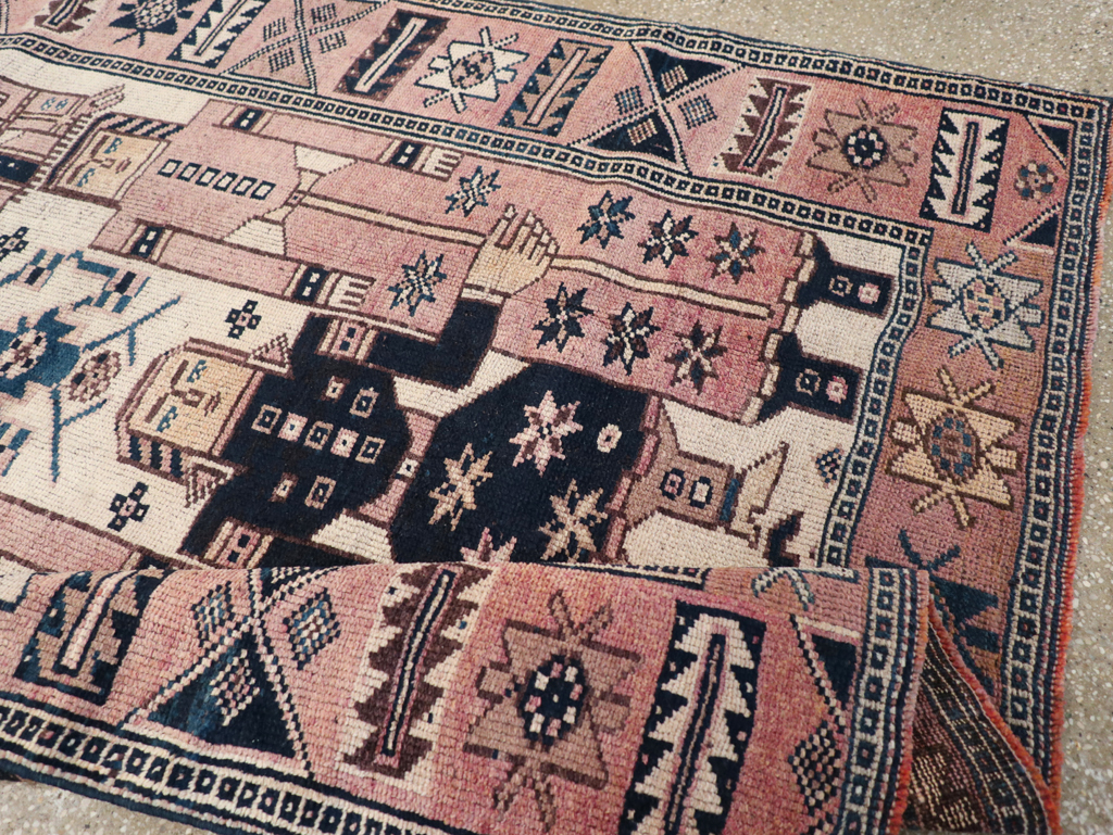 Vintage Persian Bakhtiari Rug, No.28371 - Gss