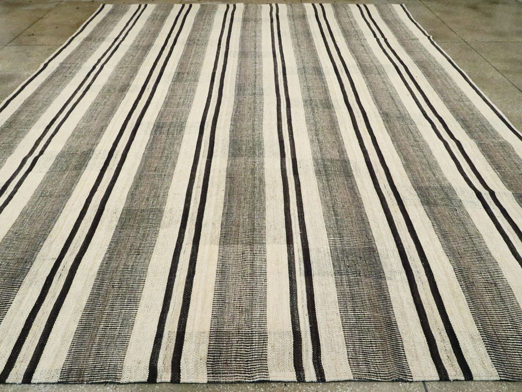 Vintage Persian Flatweave Kilim Room Size Carpet, No.28375 - Gss