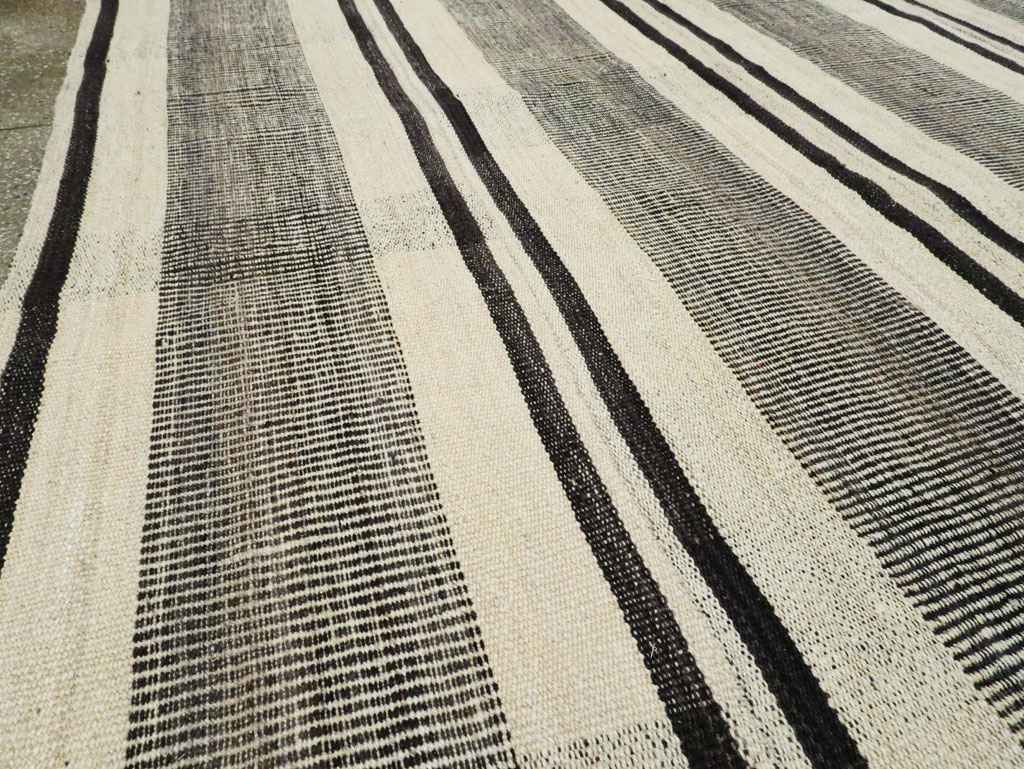 Vintage Persian Flatweave Kilim Room Size Carpet, No.28375 - Gss