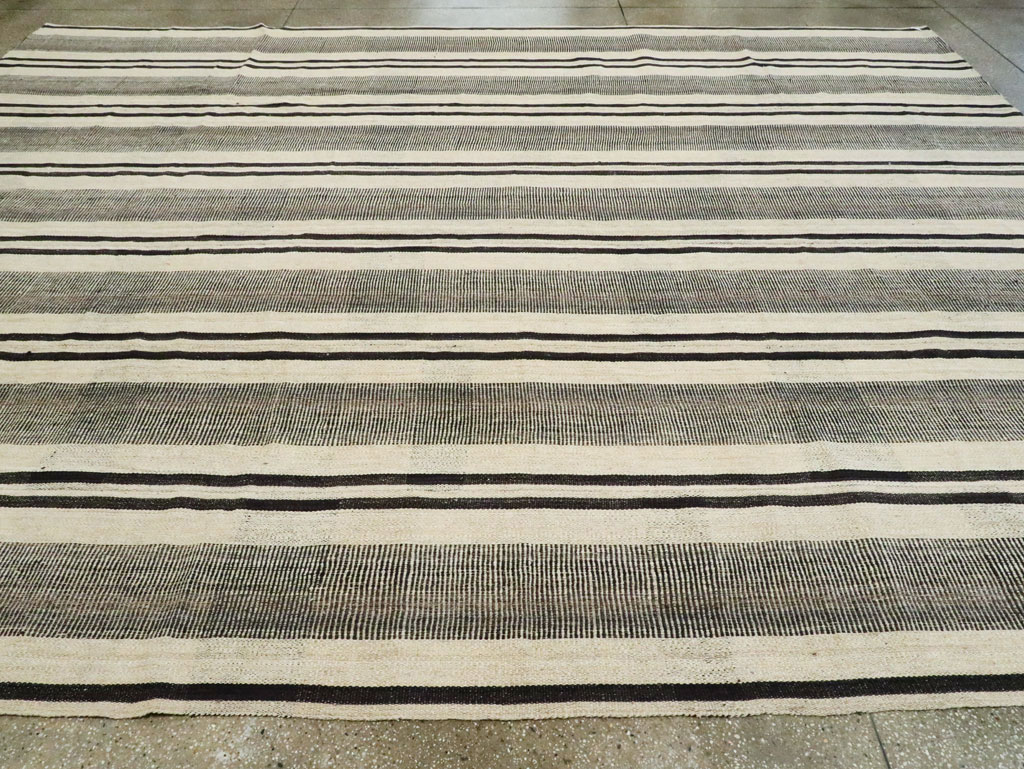 Vintage Persian Flatweave Kilim Room Size Carpet, No.28375 - Gss