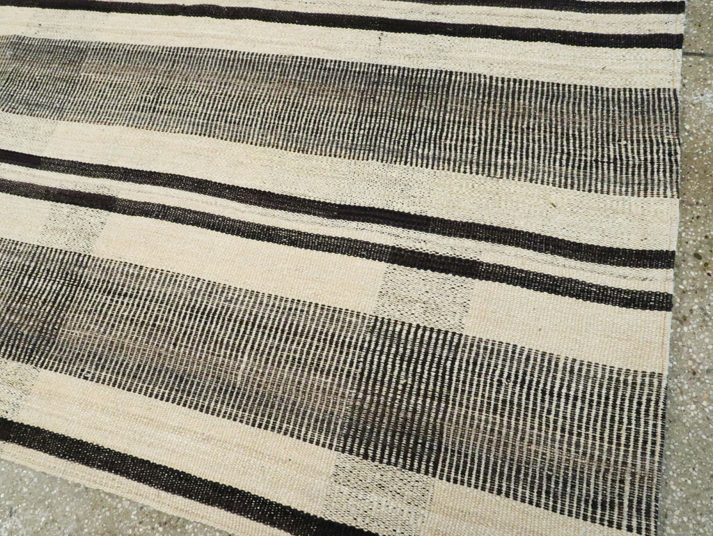 Vintage Persian Flatweave Kilim Room Size Carpet, No.28375 - Gss