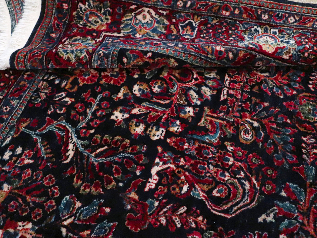 Antique Persian Sarouk Carpet, No.28497 - Gss