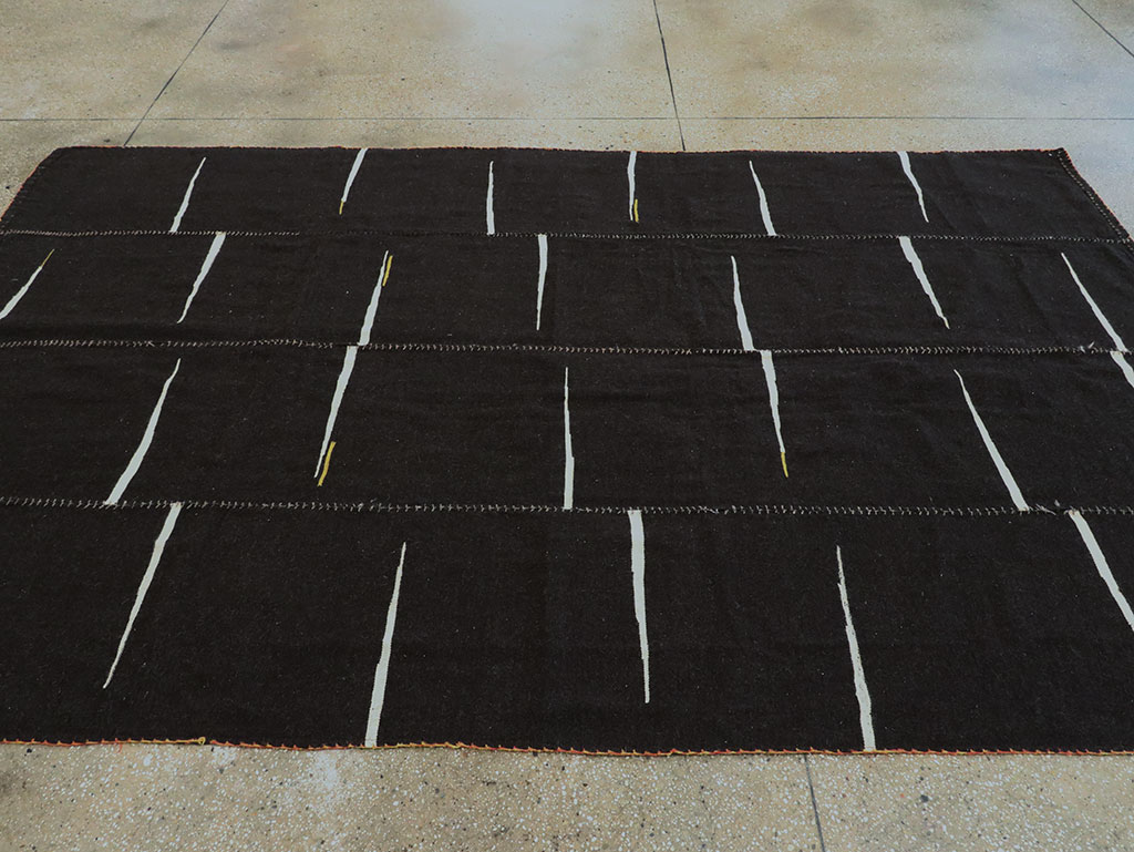 Contemporary Persian Flatweave Kilim Accent Rug, No.28542 - Gss