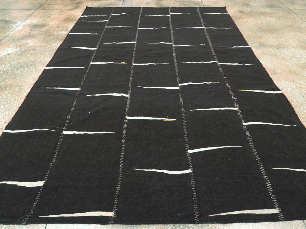 Contemporary Persian Flatweave Kilim Room Size Carpet, No.28561 - Gss