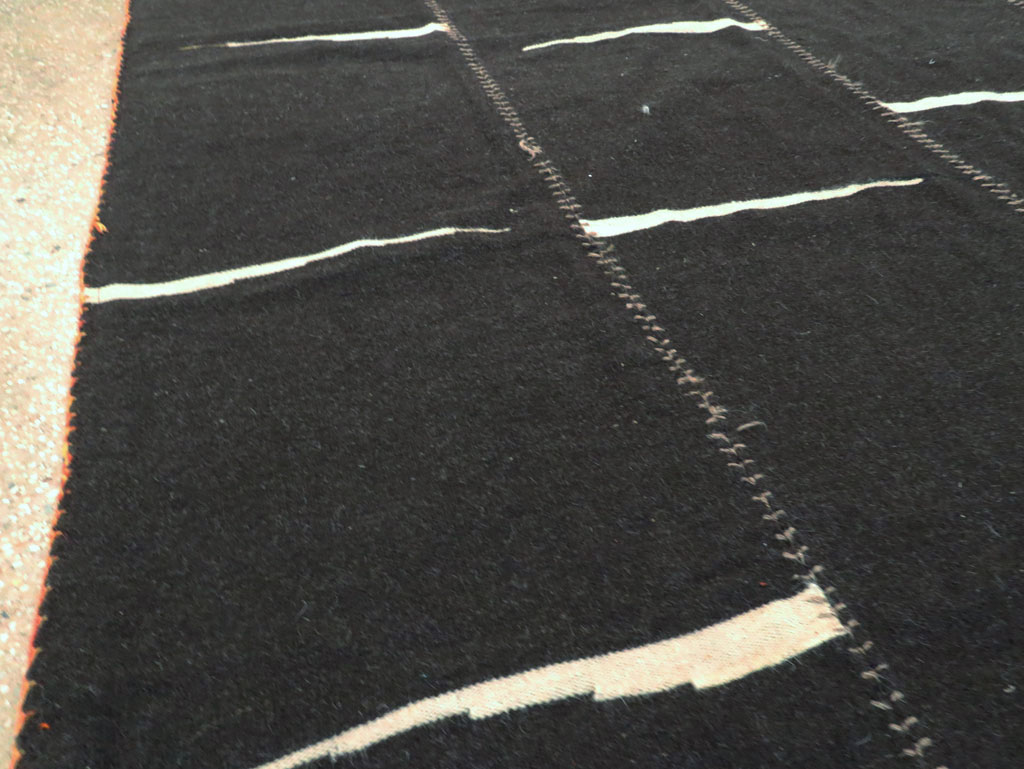 Contemporary Persian Flatweave Kilim Room Size Carpet, No.28561 - Gss