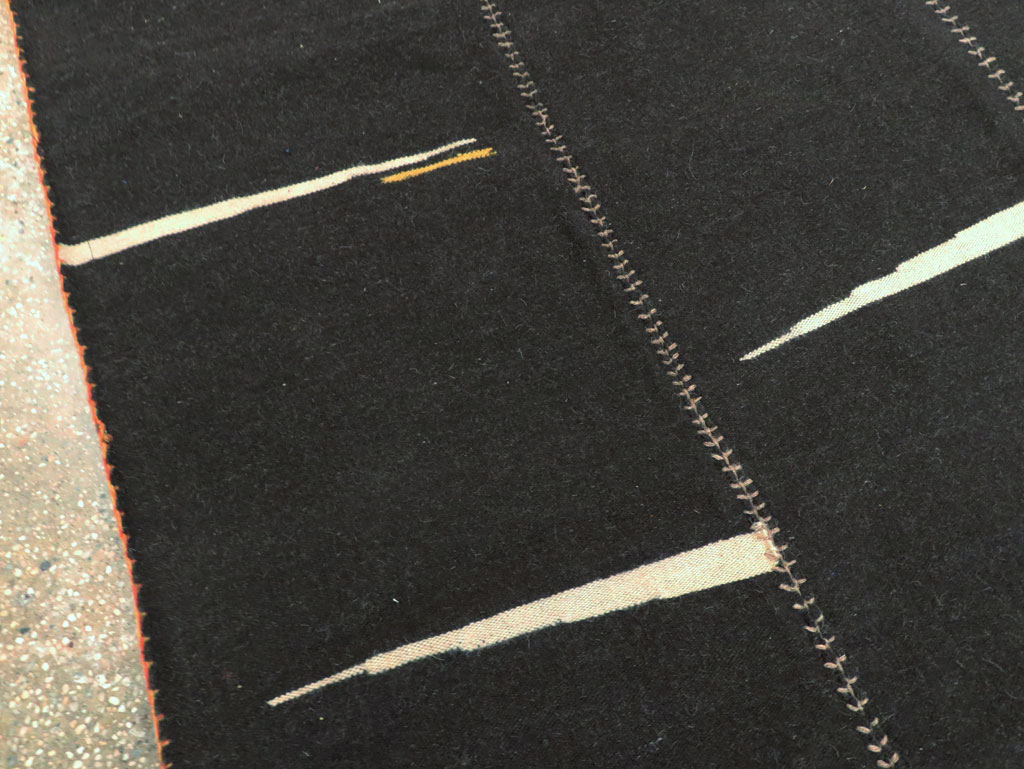 Contemporary Persian Flatweave Kilim Room Size Carpet, No.28561 - Gss