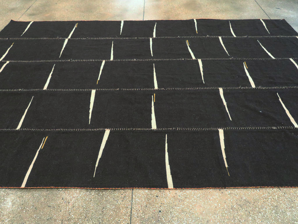 Contemporary Persian Flatweave Kilim Room Size Carpet, No.28561 - Gss
