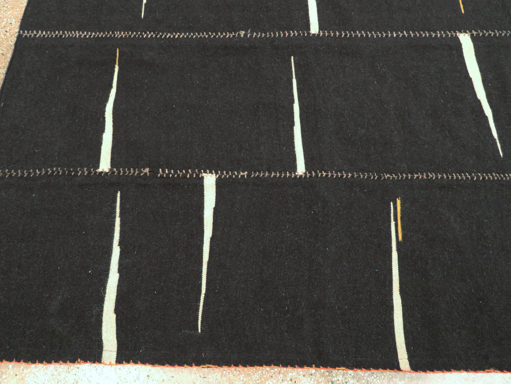 Contemporary Persian Flatweave Kilim Room Size Carpet, No.28561 - Gss