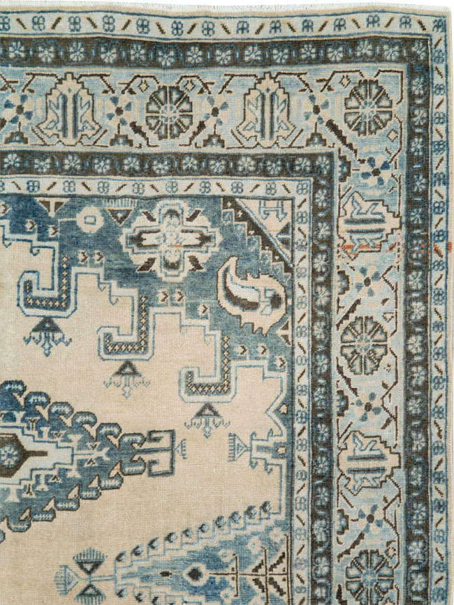 Vintage Persian Veece Accent Carpet, No.28843 - Gss