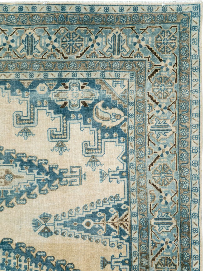 Vintage Persian Veece Accent Carpet, No.28843 - Gss