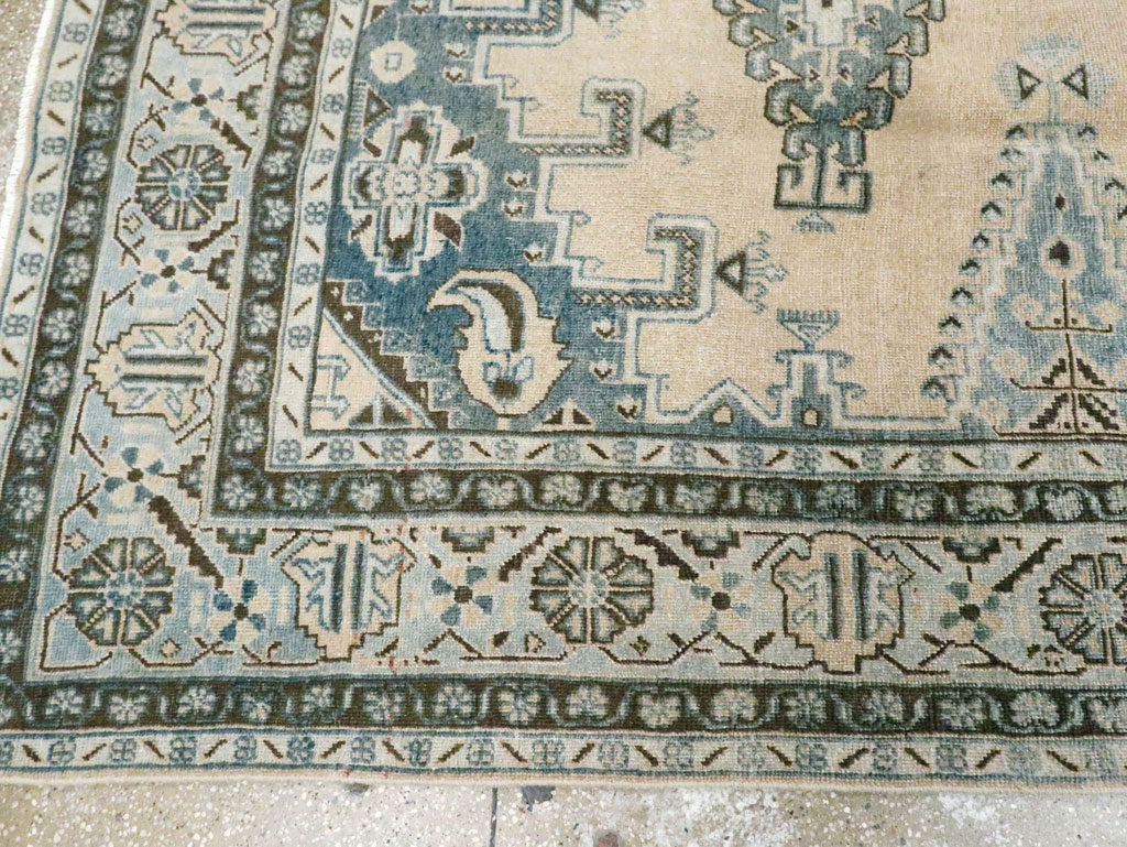 Vintage Persian Veece Accent Carpet, No.28843 - Gss
